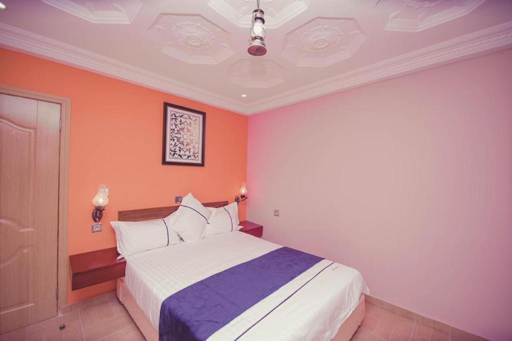 Mont Bleu Hotel Либревил Екстериор снимка